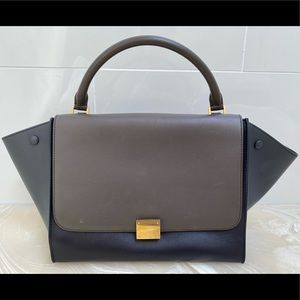 SOLD ON IG ✨Celine Medium TriColour Trapeze!✨